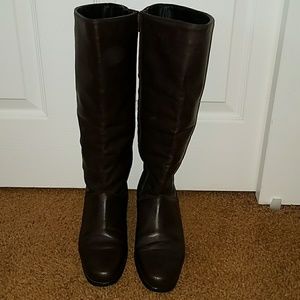 Regence dark brown leather boots